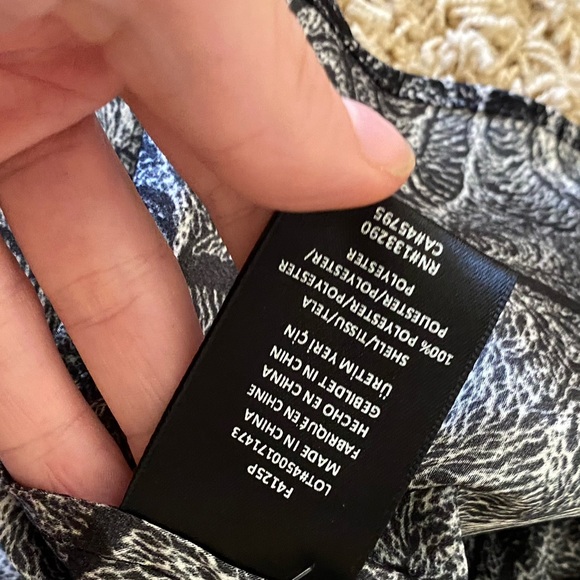 Marchesa Voyage Bell Sleeve Blouse - Picture 8 of 9